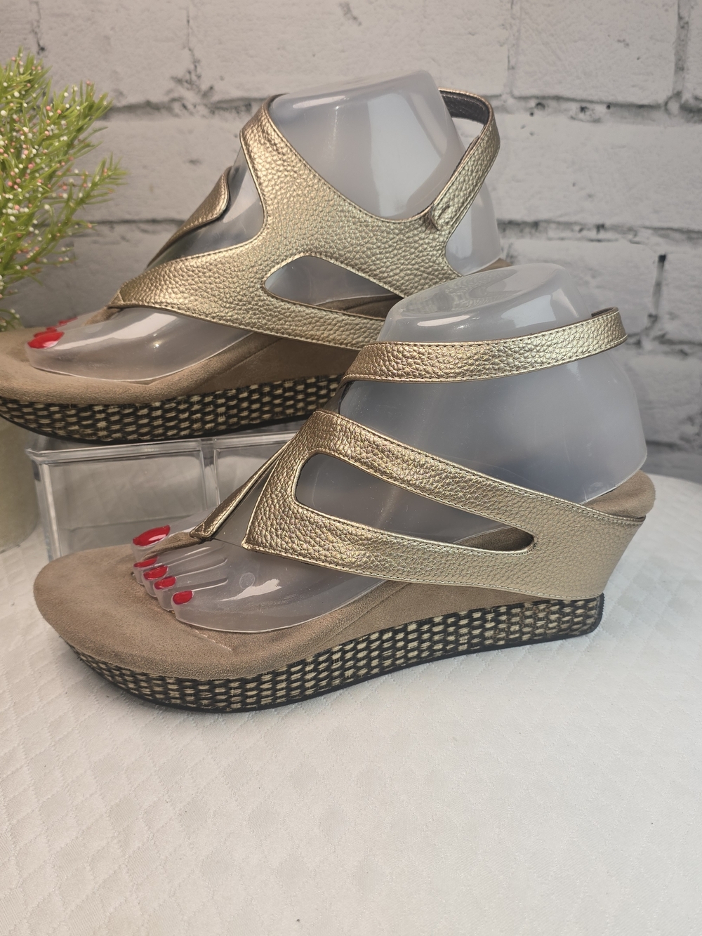 MODZORI WOMENS ZOEY 5 FLIPS REVERSABLE GOLD PEWTER THONG SANDAL WEDGE 9 - Picture 5 of 14